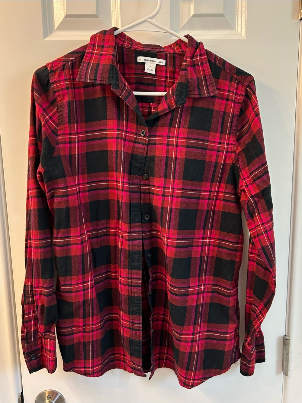 Amazon Essentials Women’s Size Medium Flannel Red Plaid Button-Down Shirt
